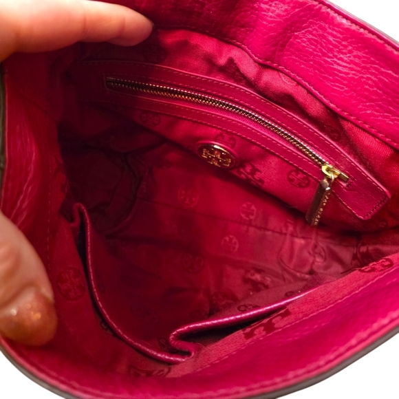 Tory Burch Amanda Red Leather Saddle Crossbody Bag Gold Logo NWT - Picture 8 of 14